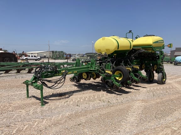 Main image John Deere 1775