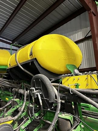 Image of John Deere 1775 equipment image 3