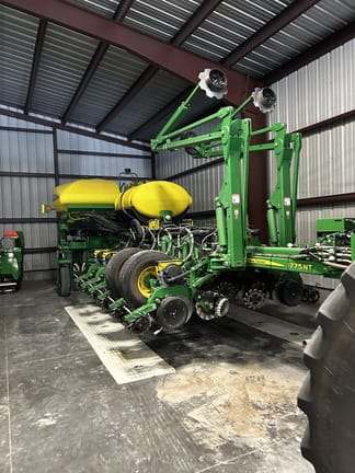 2014 John Deere 1775 Equipment Image0