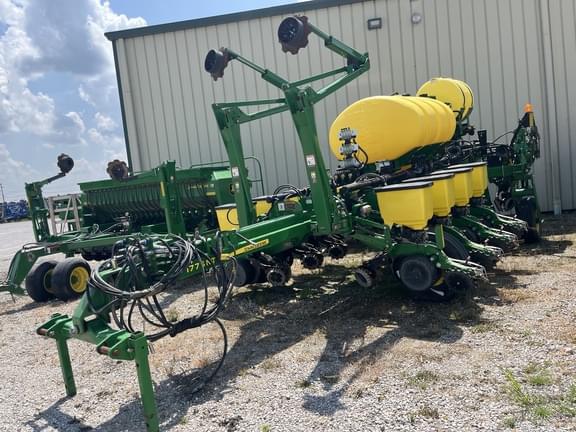 Image of John Deere 1775 Primary image
