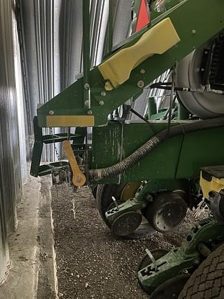 Image of John Deere 1775 equipment image 4