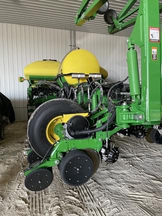 Main image John Deere 1775