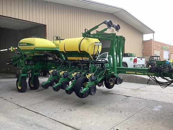 Image of John Deere 1775 equipment image 2