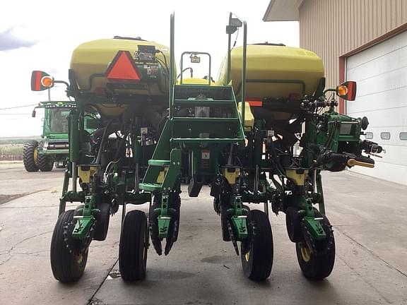 Image of John Deere 1775 equipment image 1