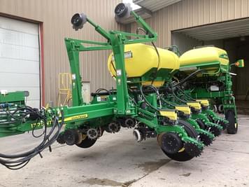 Main image John Deere 1775