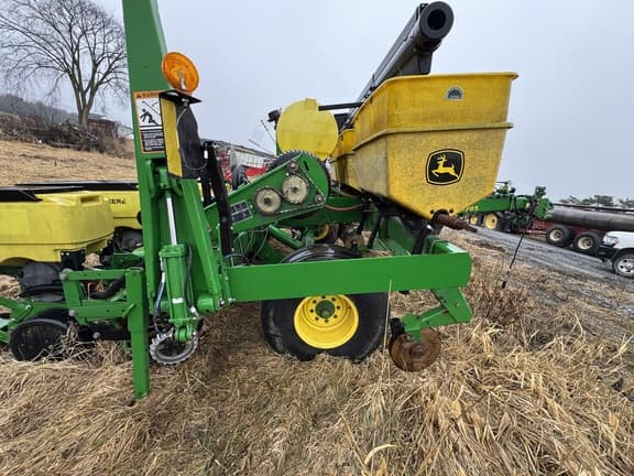 Image of John Deere 1785 equipment image 2