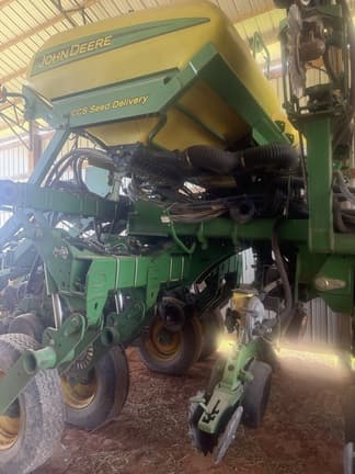 Image of John Deere 1790 equipment image 4