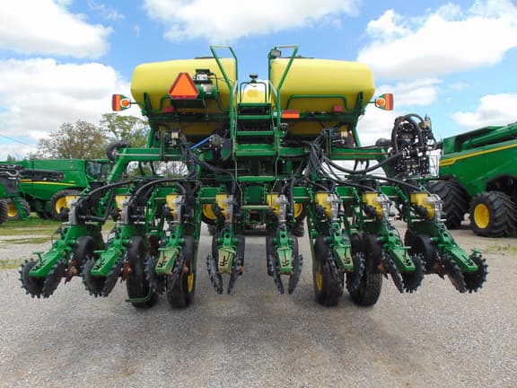 Image of John Deere 1790 equipment image 3