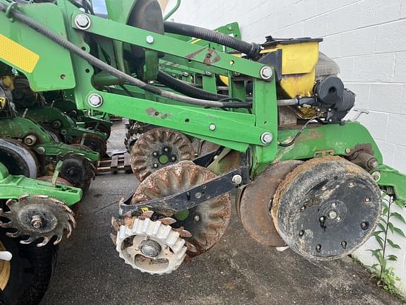 Image of John Deere 1790 equipment image 4