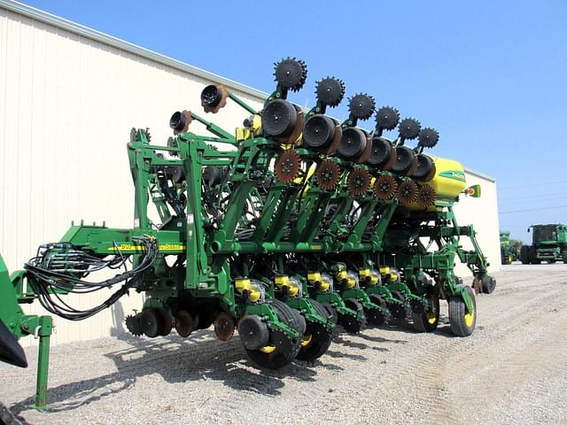 Image of John Deere 1790 equipment image 1