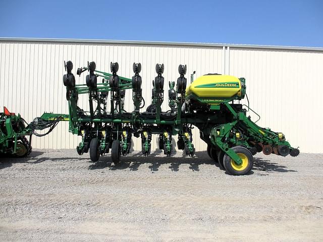 Image of John Deere 1790 equipment image 3