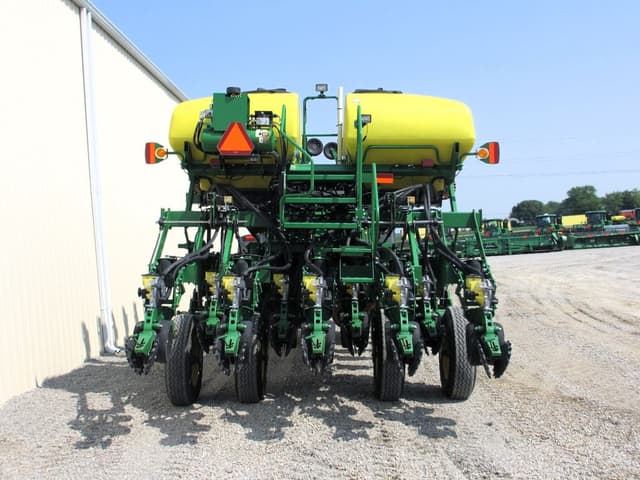 Image of John Deere 1790 equipment image 4