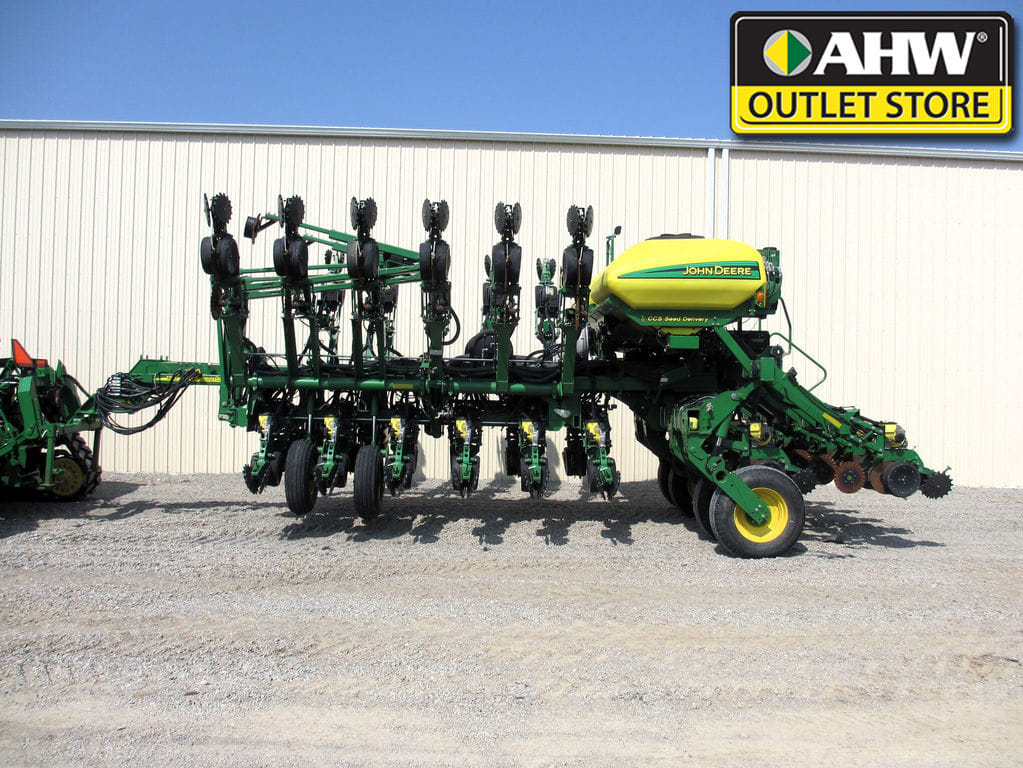 2014 John Deere 1790 Equipment Image0