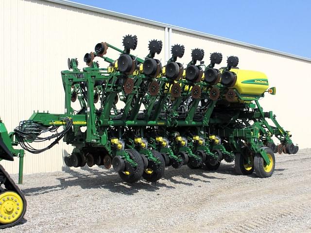 Image of John Deere 1790 equipment image 2