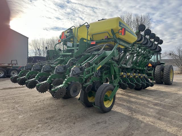 Image of John Deere 1790 equipment image 4