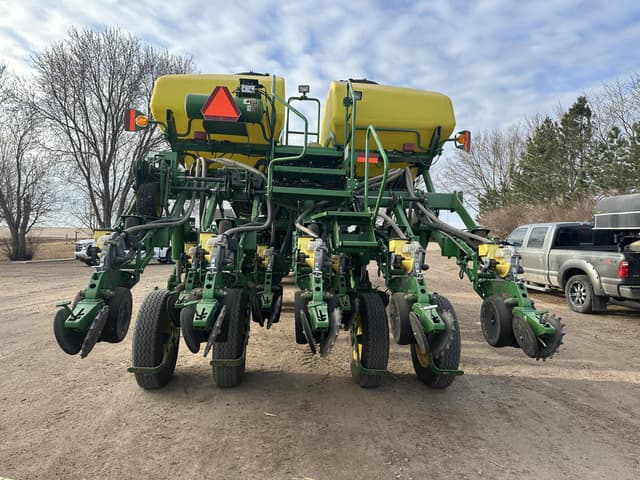 Image of John Deere 1790 equipment image 3