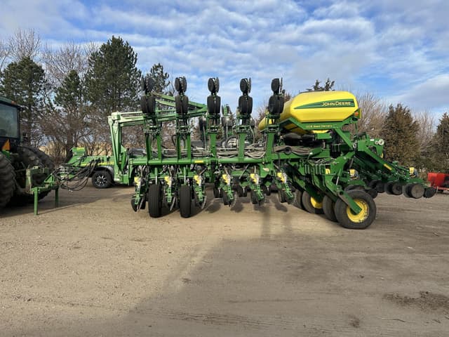 Image of John Deere 1790 equipment image 1