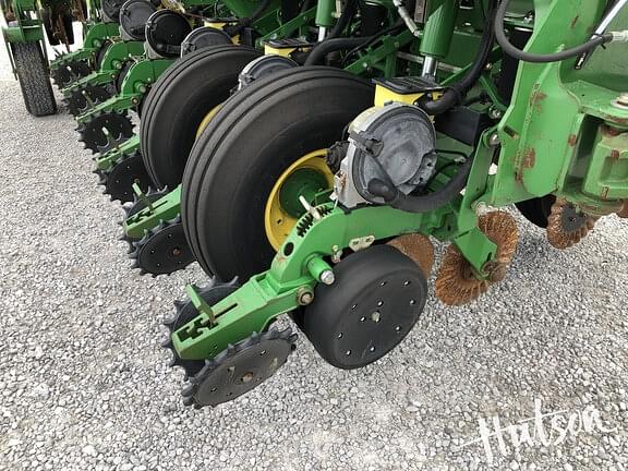 Image of John Deere 1790 equipment image 4