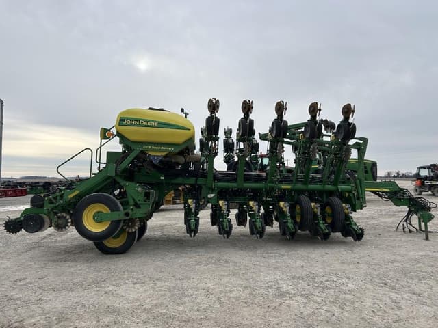 Image of John Deere 1790 equipment image 3