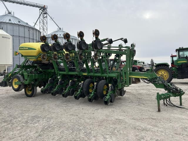 Image of John Deere 1790 equipment image 1