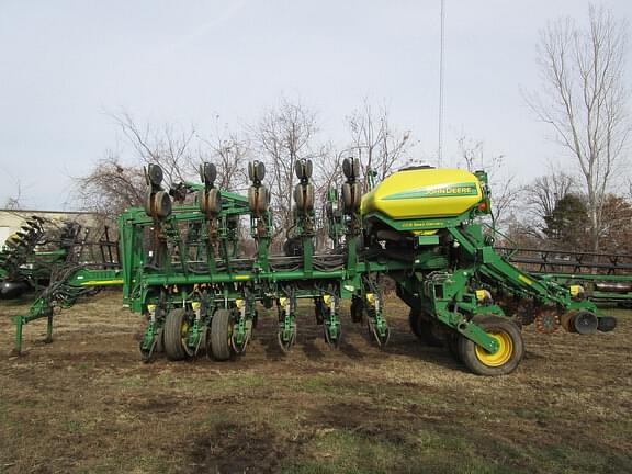 Image of John Deere 1790 equipment image 3