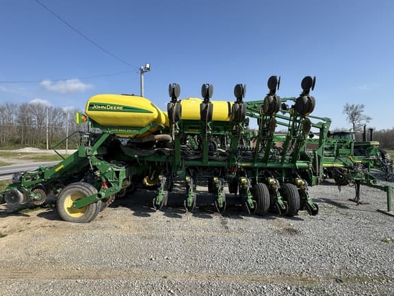 Image of John Deere 1790 equipment image 4