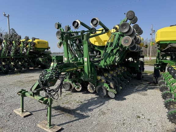 Image of John Deere 1790 equipment image 1