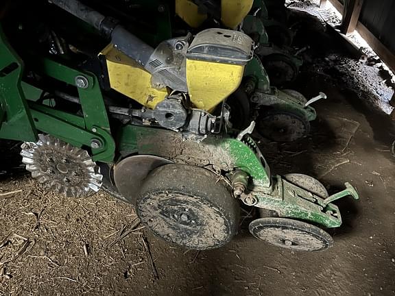 Image of John Deere 1790 equipment image 4