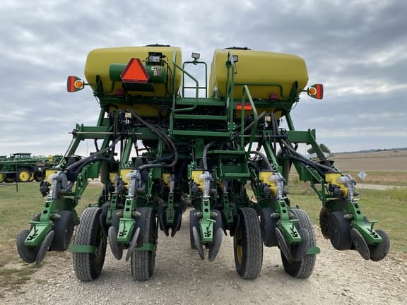 Image of John Deere 1790 equipment image 3