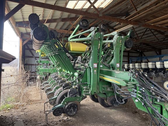 Image of John Deere 1790 equipment image 2