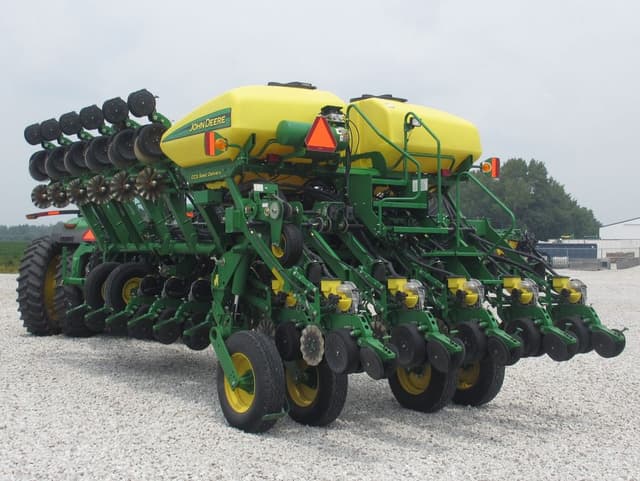 Image of John Deere 1790 equipment image 4