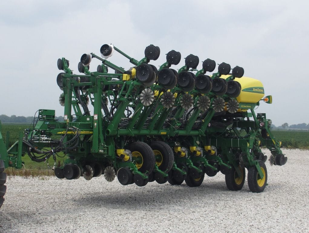 2014 John Deere 1790 Equipment Image0