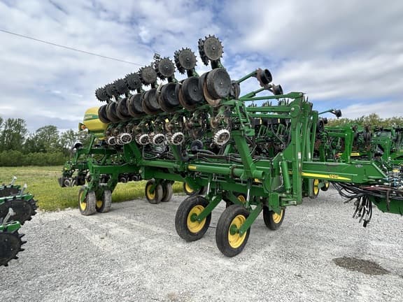 Image of John Deere 1790 equipment image 2