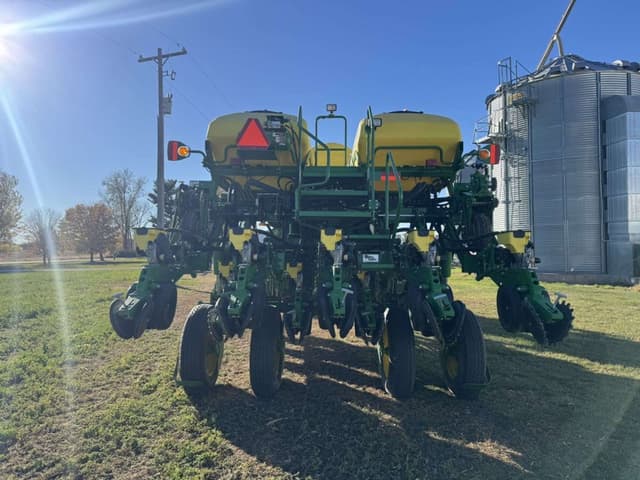 Image of John Deere 1795 equipment image 4