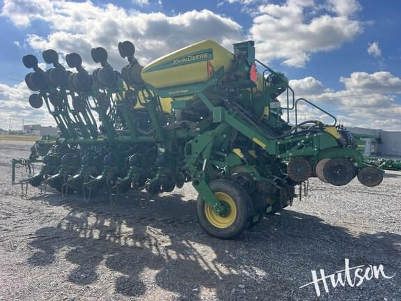 Image of John Deere 1795 equipment image 4