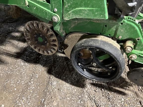 Image of John Deere 1795 equipment image 4