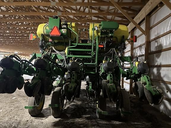 Image of John Deere 1795 equipment image 3