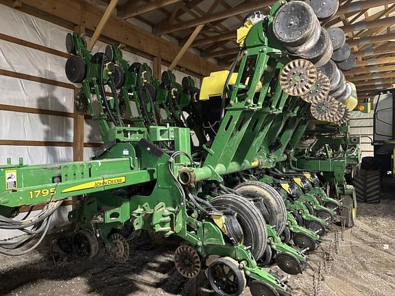 Image of John Deere 1795 Primary image
