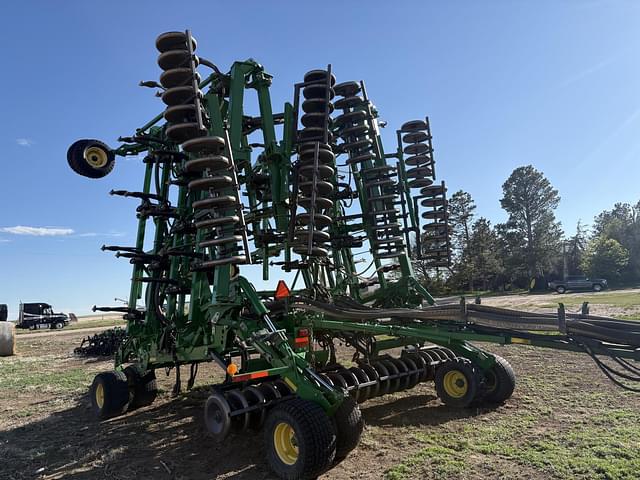 Image of John Deere 1830 equipment image 2