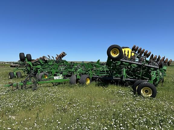 Image of John Deere 1835 Primary image