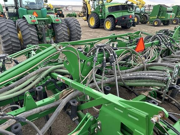 Image of John Deere 1835 equipment image 2
