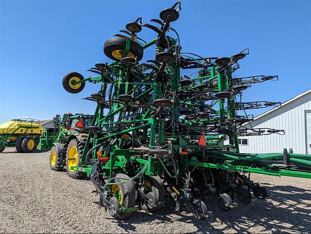 Image of John Deere 1870 equipment image 2