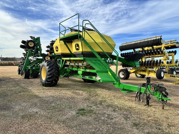 Image of John Deere 1890 equipment image 2