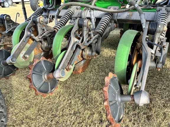 Image of John Deere 1890 equipment image 4