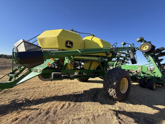 Image of John Deere 1890 equipment image 2