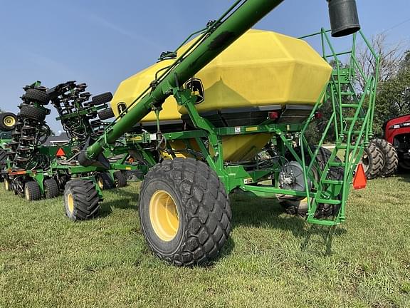 Image of John Deere 1890 equipment image 2