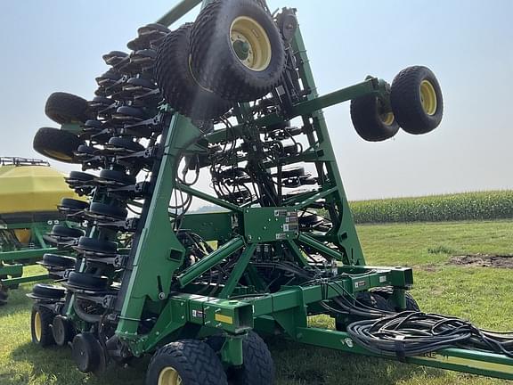 Image of John Deere 1890 equipment image 1
