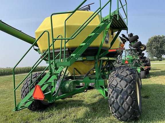 Image of John Deere 1890 equipment image 4