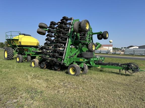 Image of John Deere 1890 equipment image 1