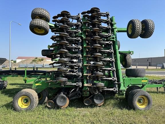 Image of John Deere 1890 equipment image 2